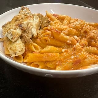 Penne Alla Vodka with Chicken Full